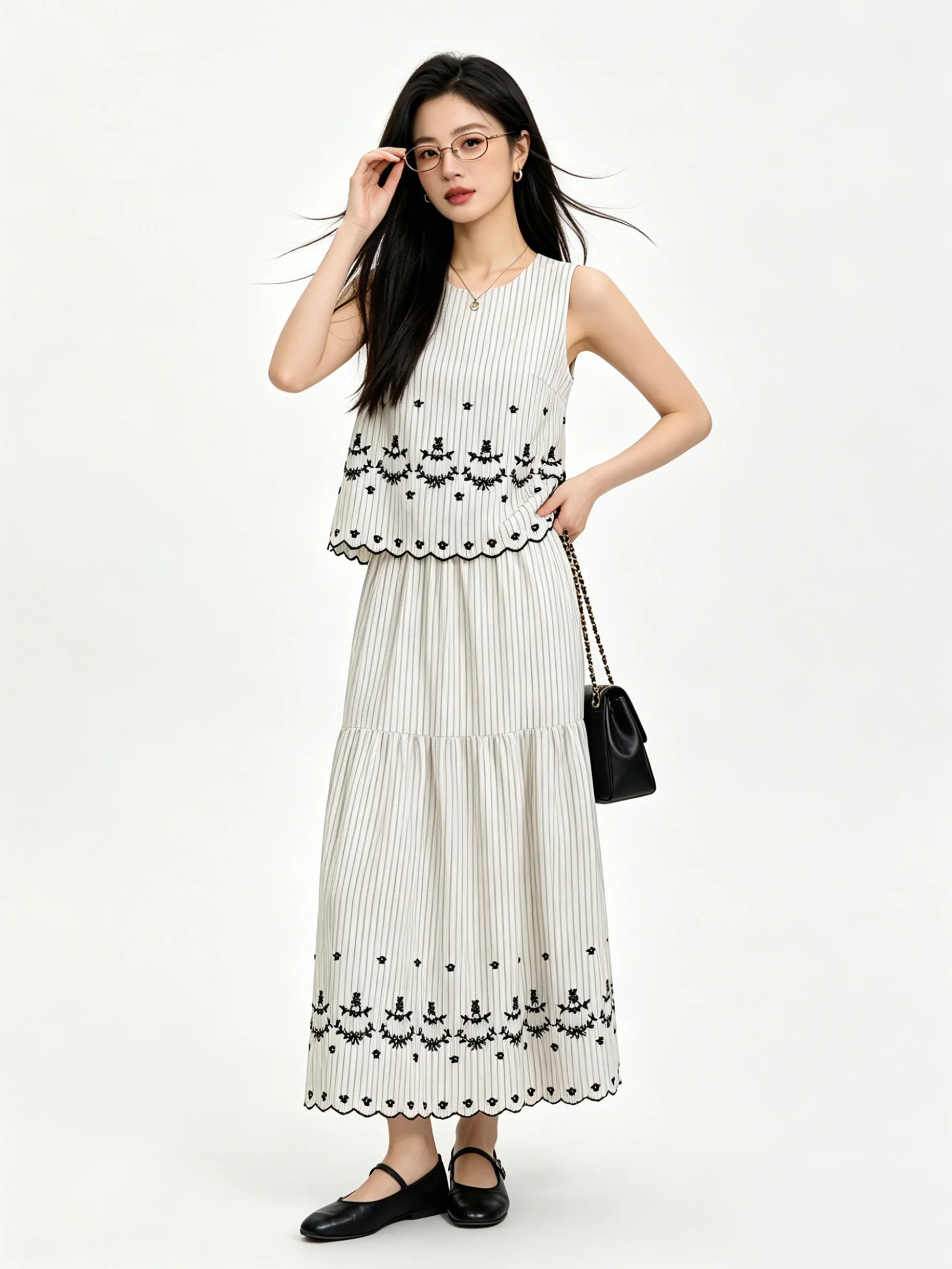 Korean Artistic Retro Striped Embroidered Halter Vest Set High Waist Skirt Summer Fashion Anti-Aging Ensemble Women
Korean Artistic Retro Striped Embroidered Halter Vest Set High Waist Skirt Summer Fashion Anti-Aging Ensemble Women