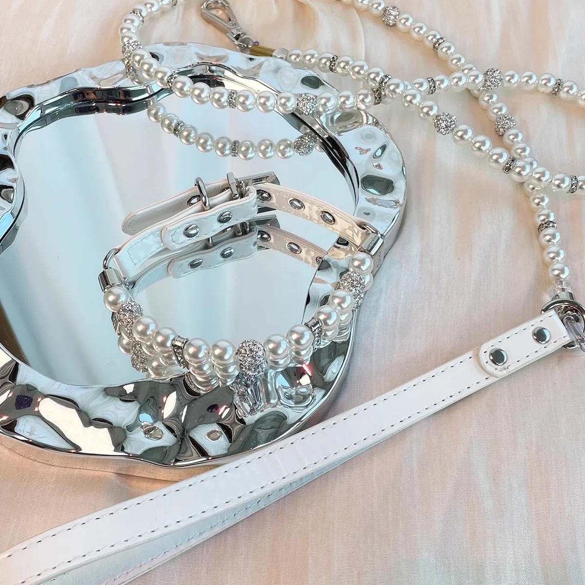 Environmentally Friendly Pearls Exquisite Pet Leash Cat And Dog Jewelry Collar Set
Environmentally Friendly Pearls Exquisite Pet Leash Cat And Dog Jewelry Collar Set