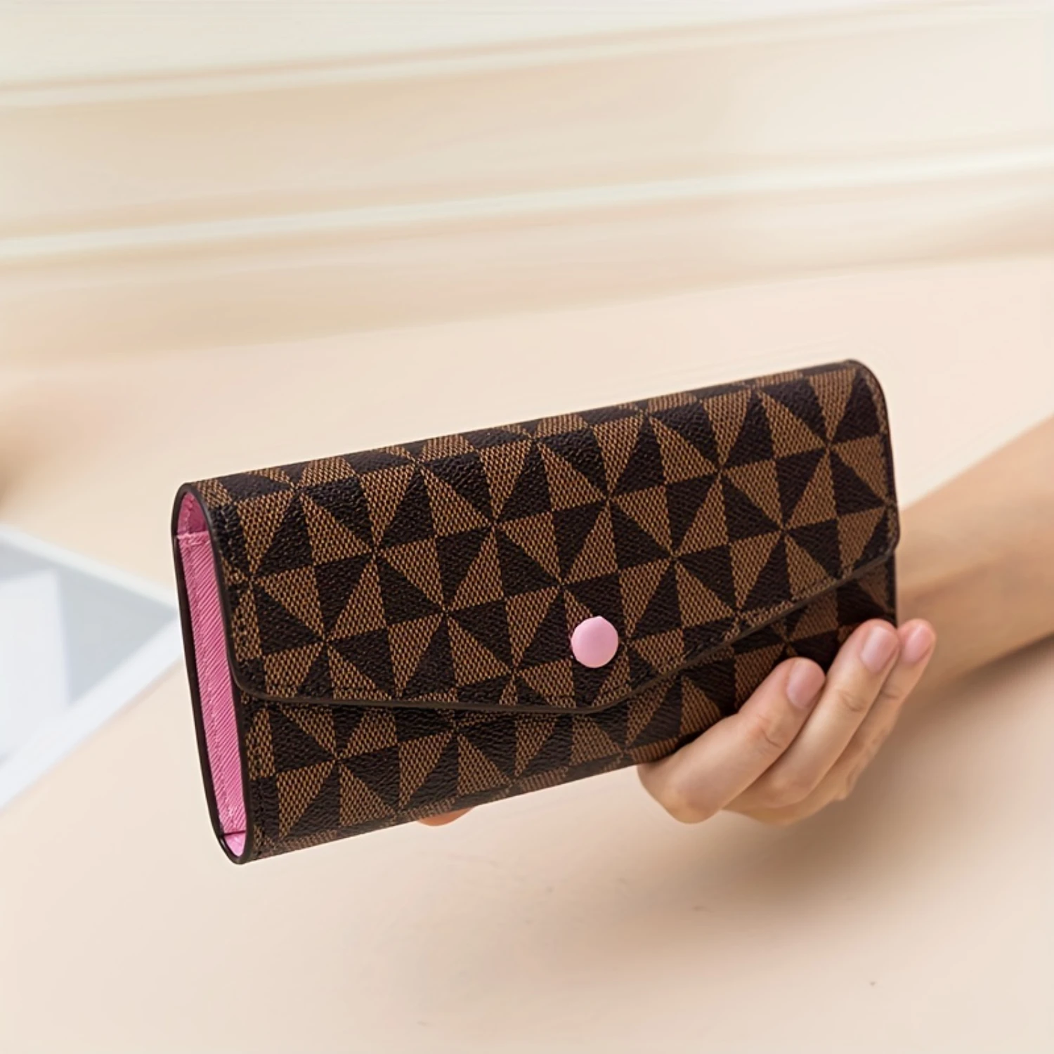 Vintage Geometric Pattern Long Purse, Snap Button Zipper Coin Pocket Mini Wallet, Classic Elegant Cash Phone Clutch Handbag (7.4
Vintage Geometric Pattern Long Purse, Snap Button Zipper Coin Pocket Mini Wallet, Classic Elegant Cash Phone Clutch Handbag (7.4