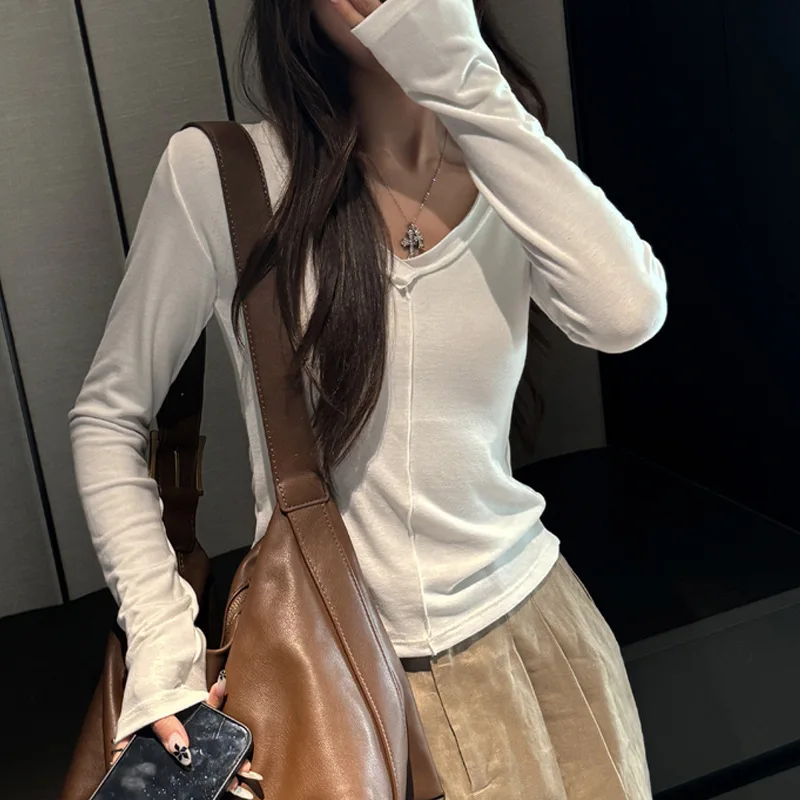 Neck Design Long Sleeve Base Shirt For Women, Autumn And Winter High-End Casual Top, Regular Shoulder T-Shirt
Neck Design Long Sleeve Base Shirt For Women, Autumn And Winter High-End Casual Top, Regular Shoulder T-Shirt
