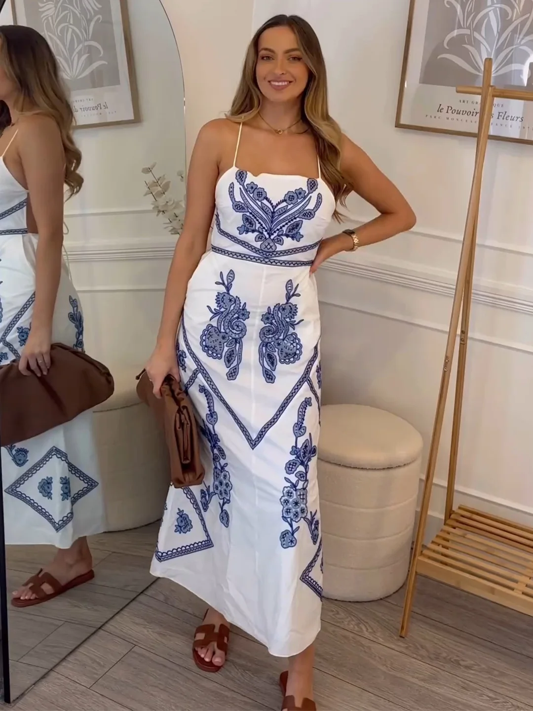 2025 Elegant Vintage Embroidery Midi Dresses Summer Dress Women Spaghetti Strap Cross Tie Sexy Open Back Beach Vacation Dresses
2025 Elegant Vintage Embroidery Midi Dresses Summer Dress Women Spaghetti Strap Cross Tie Sexy Open Back Beach Vacation Dresses