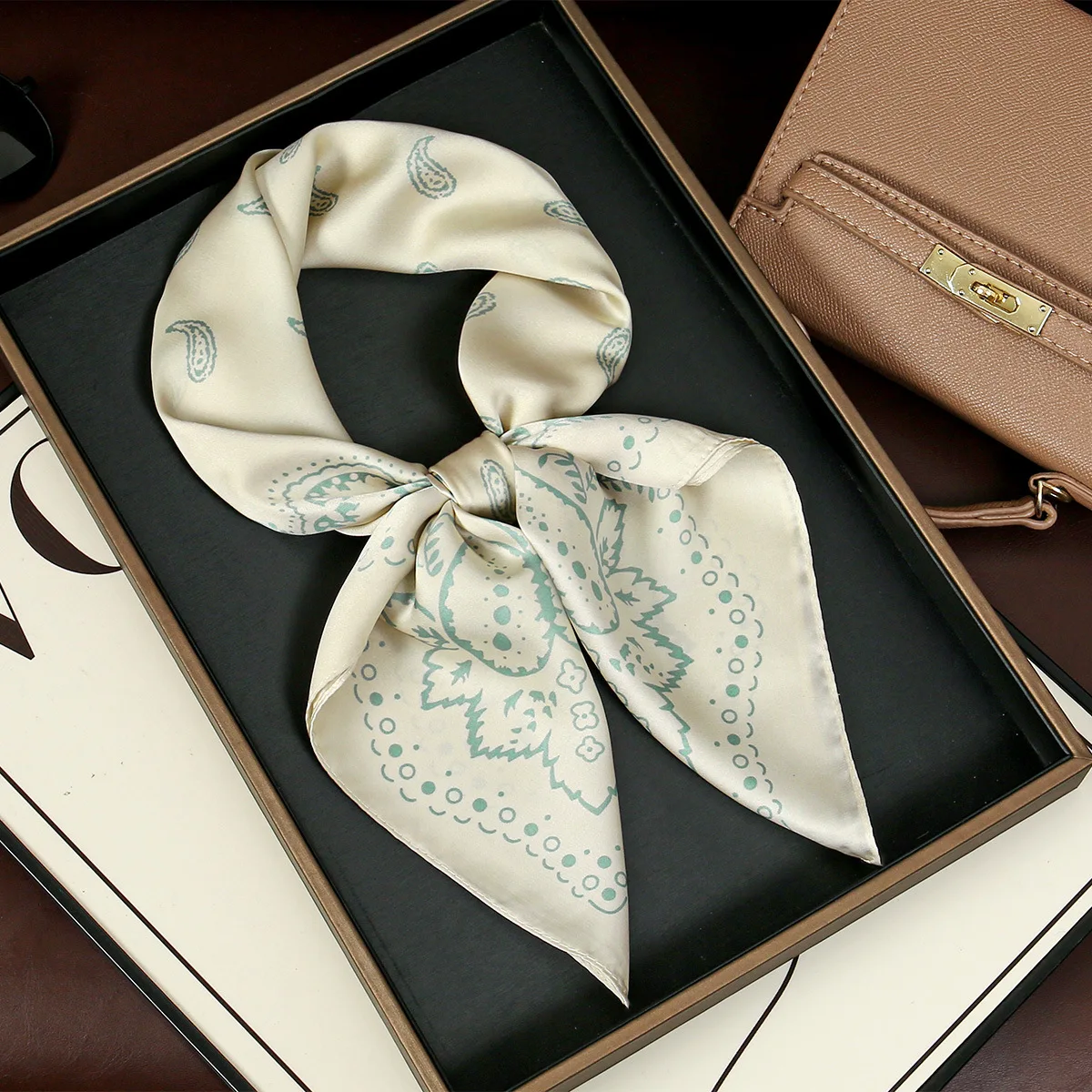 Fashion Print Silk Hairbands Scarf Women 2026 Spring New Elagant Floral Bandana Neck Kerchief Head Bands Foulard Female Scarfs
Fashion Print Silk Hairbands Scarf Women 2026 Spring New Elagant Floral Bandana Neck Kerchief Head Bands Foulard Female Scarfs