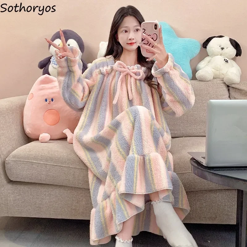 Nightgowns Women Square Collar Bow Striped Coral Fleece Ruffles Design Casual Baggy Winter Loungewear Princess Sweet Popular
Nightgowns Women Square Collar Bow Striped Coral Fleece Ruffles Design Casual Baggy Winter Loungewear Princess Sweet Popular