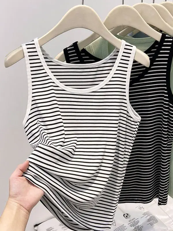 plus Size Striped Tube Top Tank Summer Inner Wear Sleeveless Women's Comfortable Breathable Loose Fit Korean Style T-Shirt
plus Size Striped Tube Top Tank Summer Inner Wear Sleeveless Women's Comfortable Breathable Loose Fit Korean Style T-Shirt