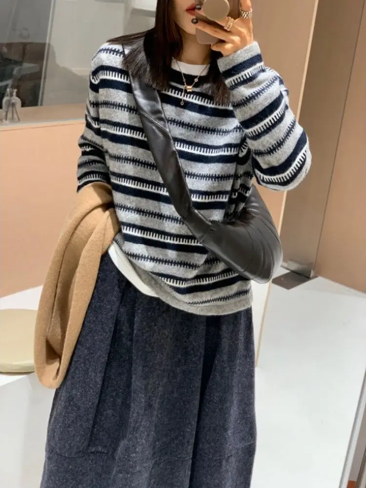 Женский вязаный свитер Feita: простой, ретро, с текстурой и полосками, из шерсти, повседневный, свободный, мягкий, для весны, осени и зимы
Женский вязаный свитер Feita: простой, ретро, с текстурой и полосками, из шерсти, повседневный, свободный, мягкий, для весны, осени и зимы