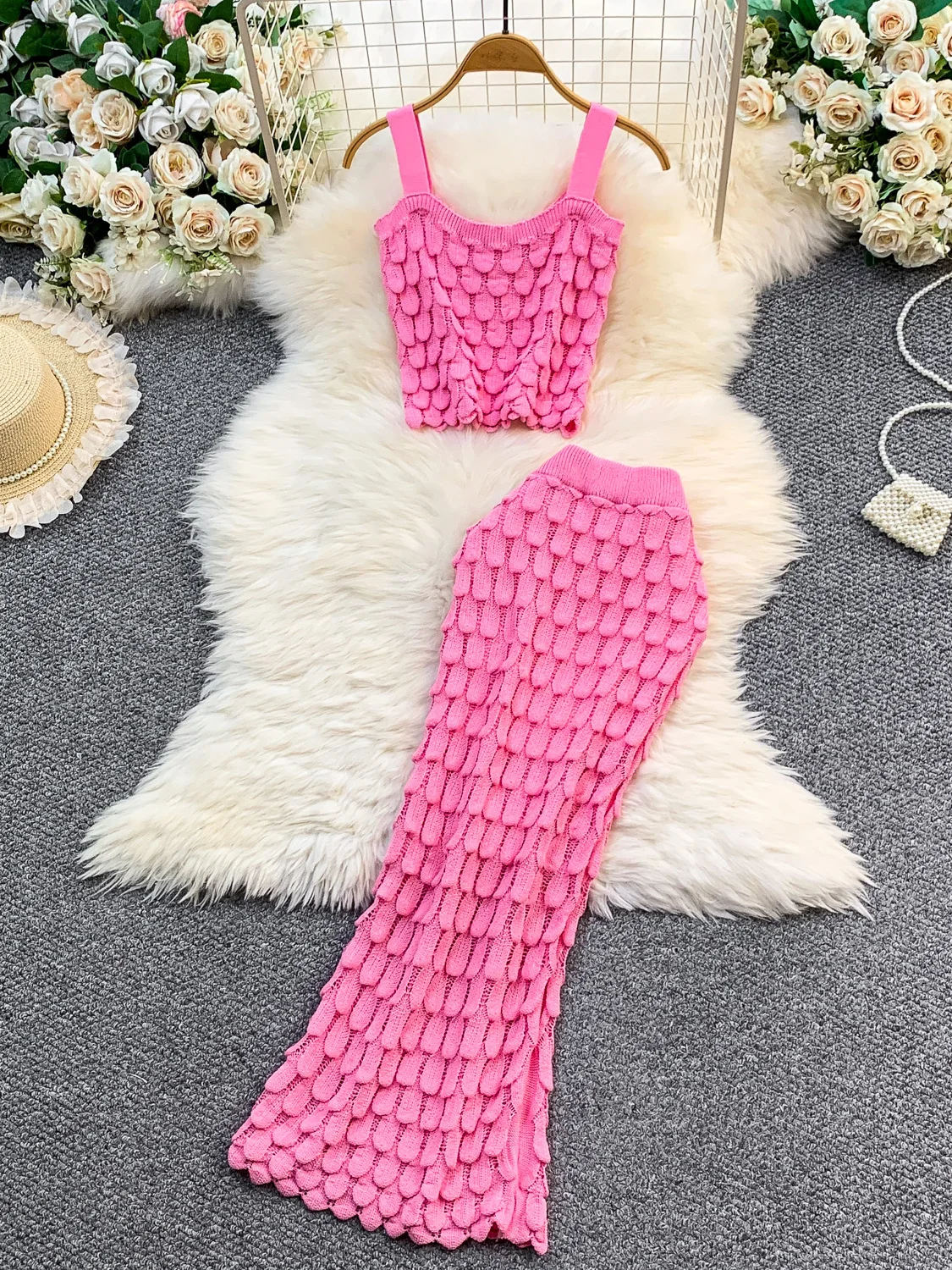 Elegant Knitted Fish Scale Style Strap Top And Long Tail Fish Skirt Two Piece Set Commute Fashion Short Sleeve High Waist
Elegant Knitted Fish Scale Style Strap Top And Long Tail Fish Skirt Two Piece Set Commute Fashion Short Sleeve High Waist