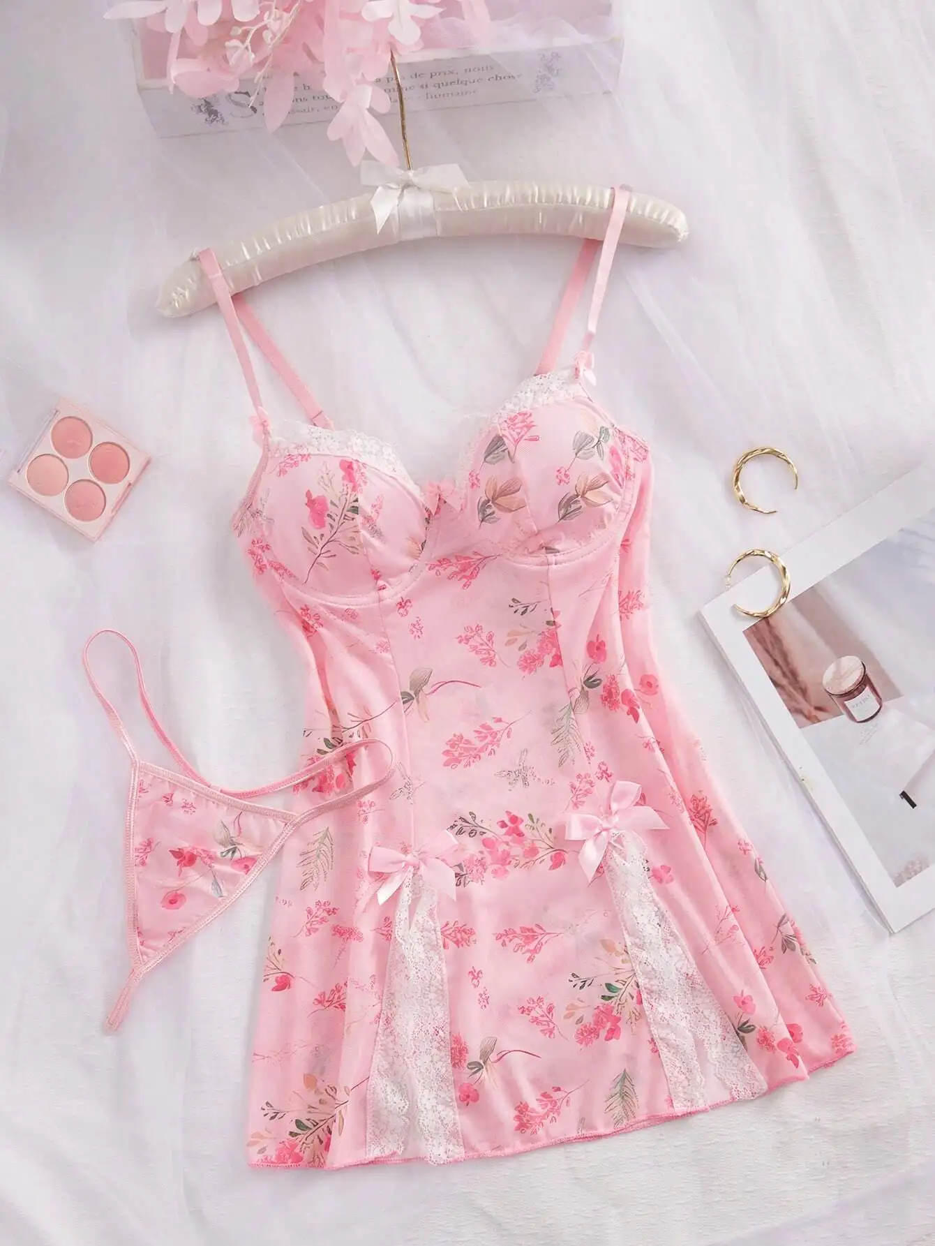 2pcs/Set Women's Floral Printed Contrast Lace Cami Sleep Dress And Thong Set Lingerie
2pcs/Set Women's Floral Printed Contrast Lace Cami Sleep Dress And Thong Set Lingerie