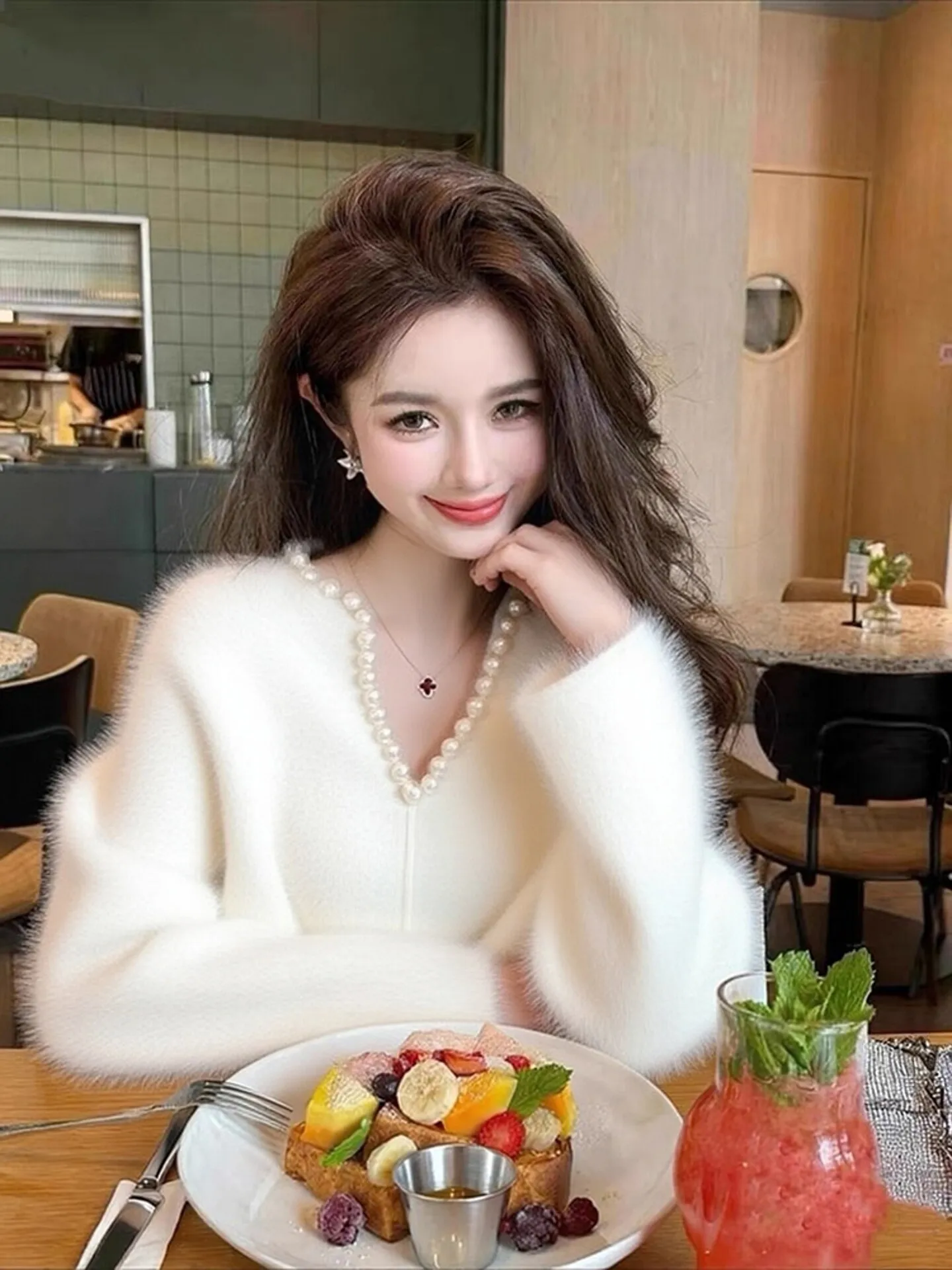 Женский мягкий уютный вязаный свитер с V-образным вырезом, осенне-зимний, модный, для повседневной носки, с длинным рукавом, теплый, утолщенный, с круглым вырезом
Женский мягкий уютный вязаный свитер с V-образным вырезом, осенне-зимний, модный, для повседневной носки, с длинным рукавом, теплый, утолщенный, с круглым вырезом