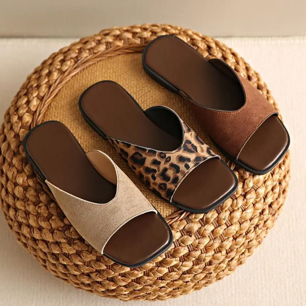 Retro PU Slip-on Sandals Leopard Flat Summer Slippers Summer Anti-Slip Open-toe Slippers Vacation
Retro PU Slip-on Sandals Leopard Flat Summer Slippers Summer Anti-Slip Open-toe Slippers Vacation