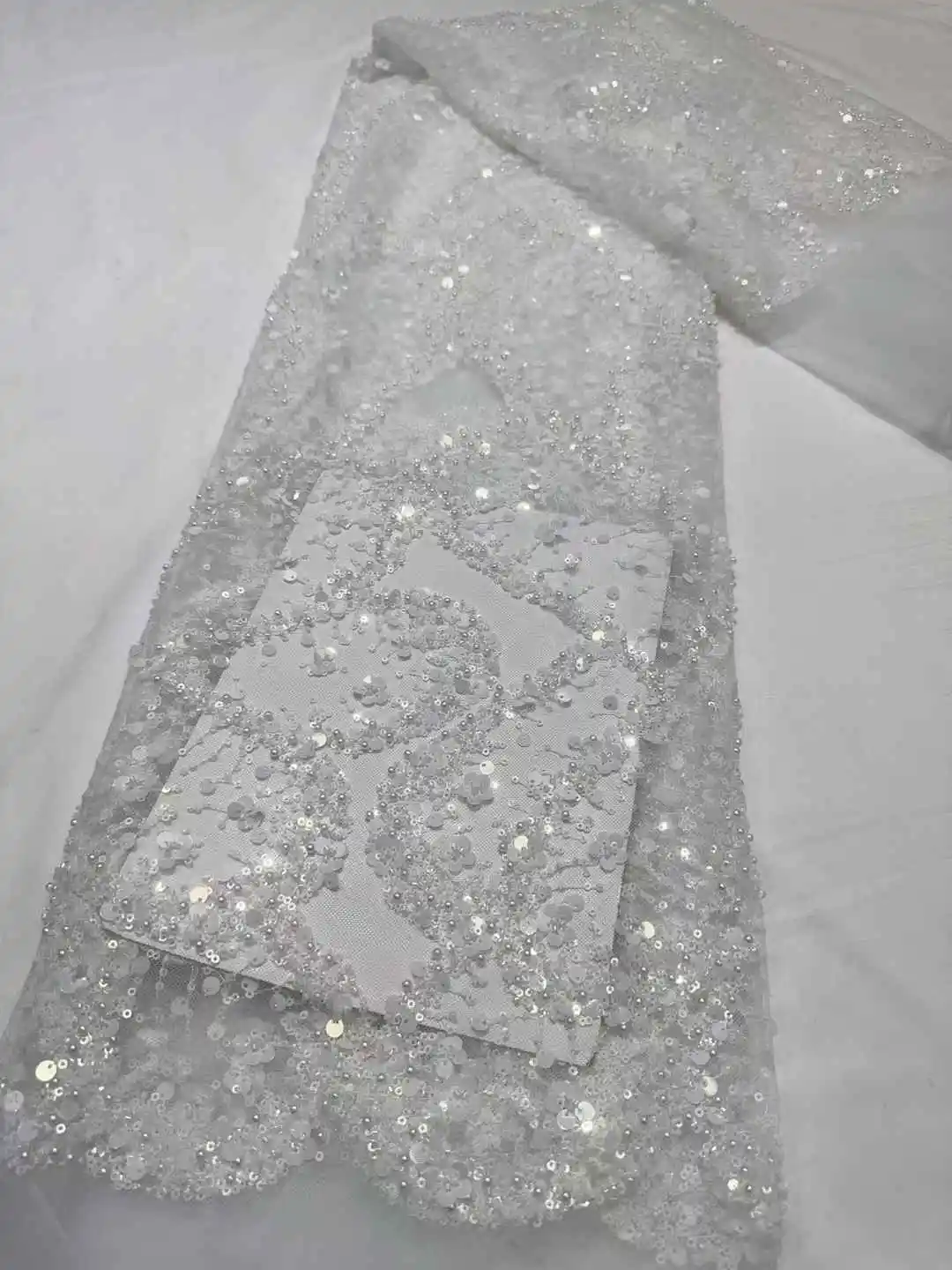 2025 New African French Nigerian High End Lace Fabric With Beads Sequins Mesh for Embroidery Wedding Party Bride Sewing Dress
2025 New African French Nigerian High End Lace Fabric With Beads Sequins Mesh for Embroidery Wedding Party Bride Sewing Dress