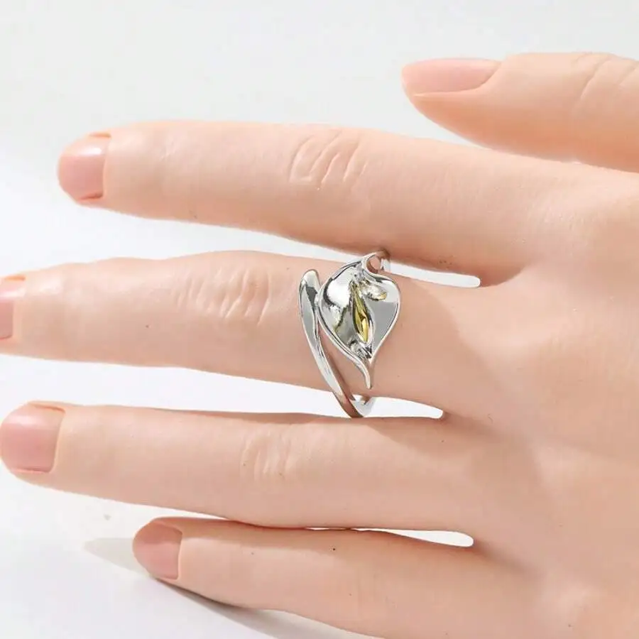 Daffodil Flower Ring For Women Hypoallergenic Fashion Jewelry For Engagement Date
Daffodil Flower Ring For Women Hypoallergenic Fashion Jewelry For Engagement Date