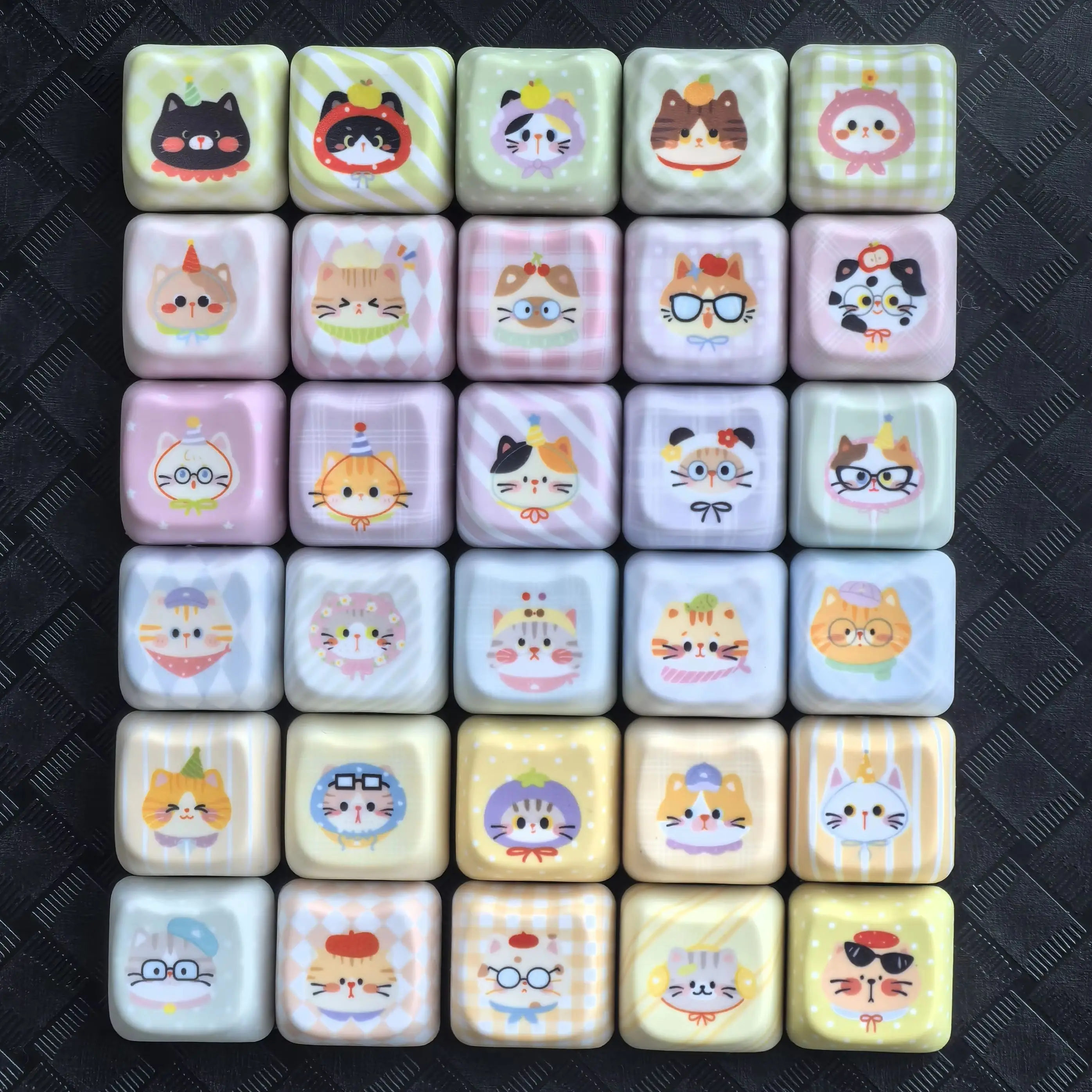 MAIMOOO 30pcs Cute Kitties Keycaps Cat Encyclopedia Colorful Calico Cat Ears DIY Mechanical Keyboard Addition Keys PC Keycaps
MAIMOOO 30pcs Cute Kitties Keycaps Cat Encyclopedia Colorful Calico Cat Ears DIY Mechanical Keyboard Addition Keys PC Keycaps
