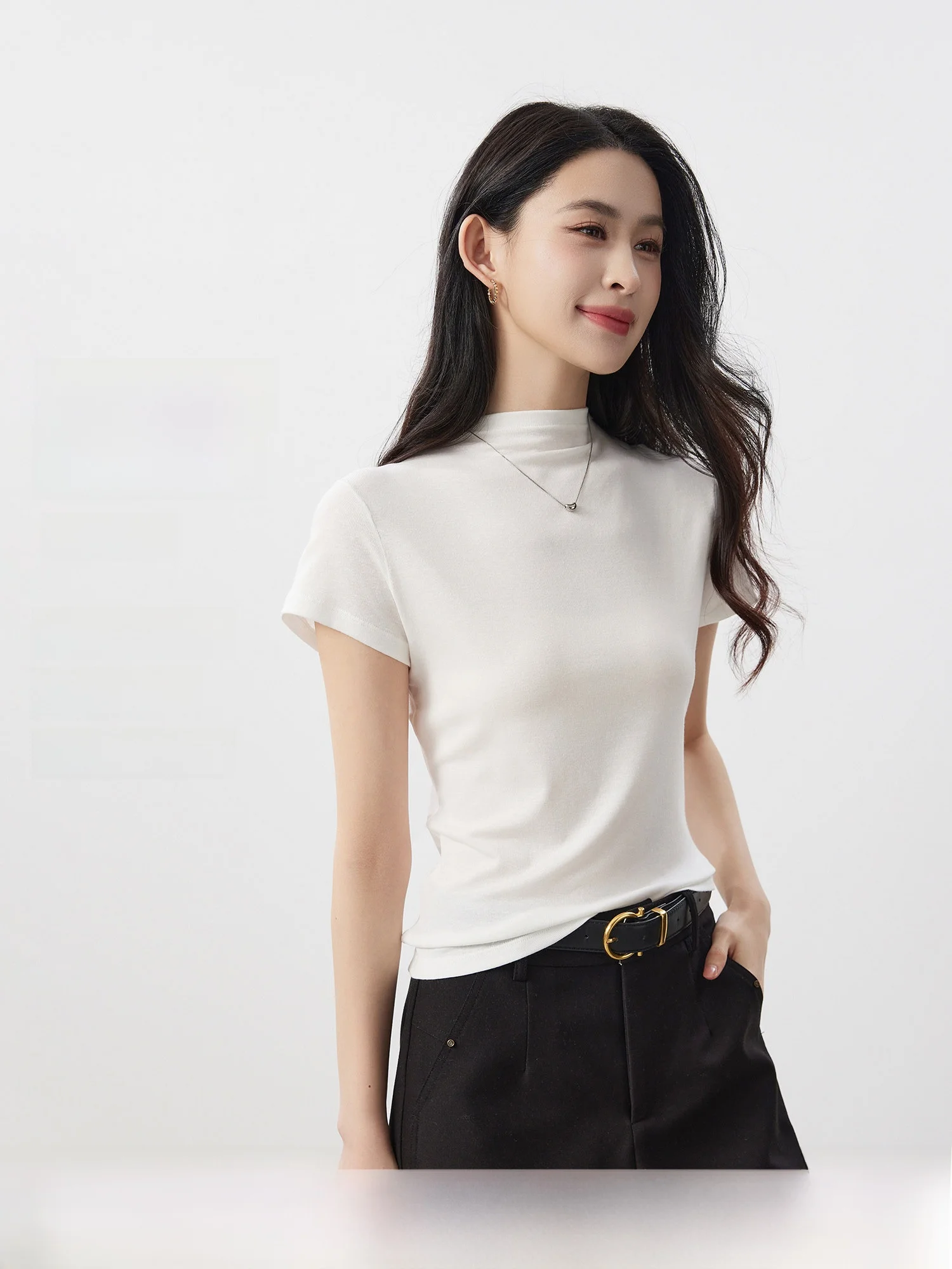Elegant Slim Fit T-Shirt Women's Refined Series Half High Collar Elastic Rayon Blend Short Sleeve Casual Fashion Spring Summer
Elegant Slim Fit T-Shirt Women's Refined Series Half High Collar Elastic Rayon Blend Short Sleeve Casual Fashion Spring Summer
