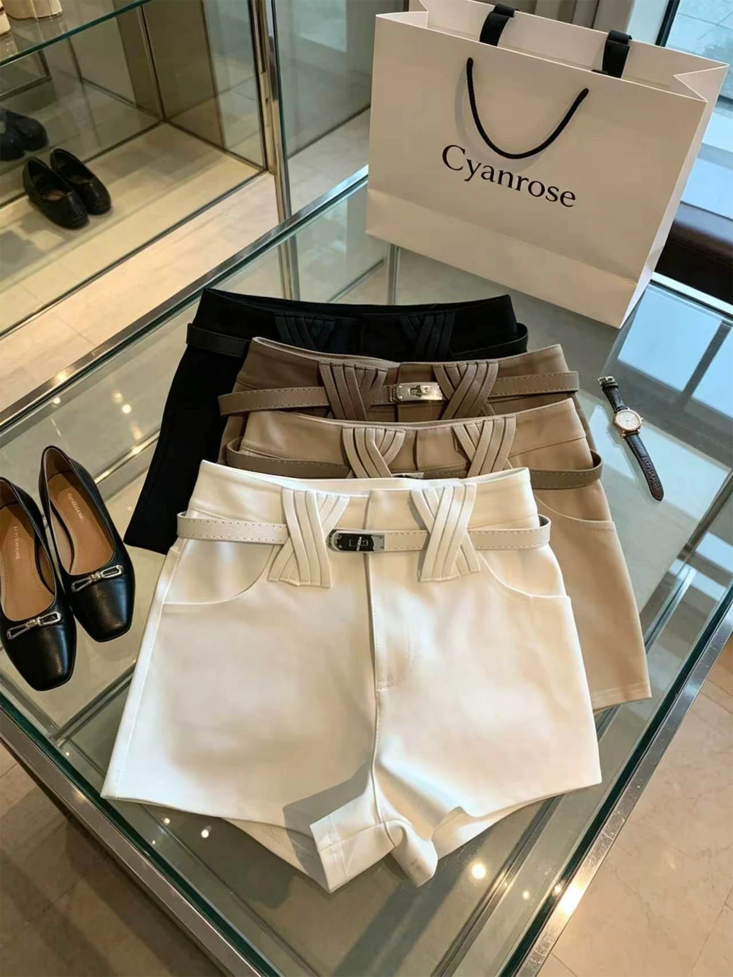 Women White Shorts Y2k Gyaru Vintage High Waist Micro Boot Short Pants Retro Korean Casual Wide Leg Shorts for Women Summer 2026
Women White Shorts Y2k Gyaru Vintage High Waist Micro Boot Short Pants Retro Korean Casual Wide Leg Shorts for Women Summer 2026