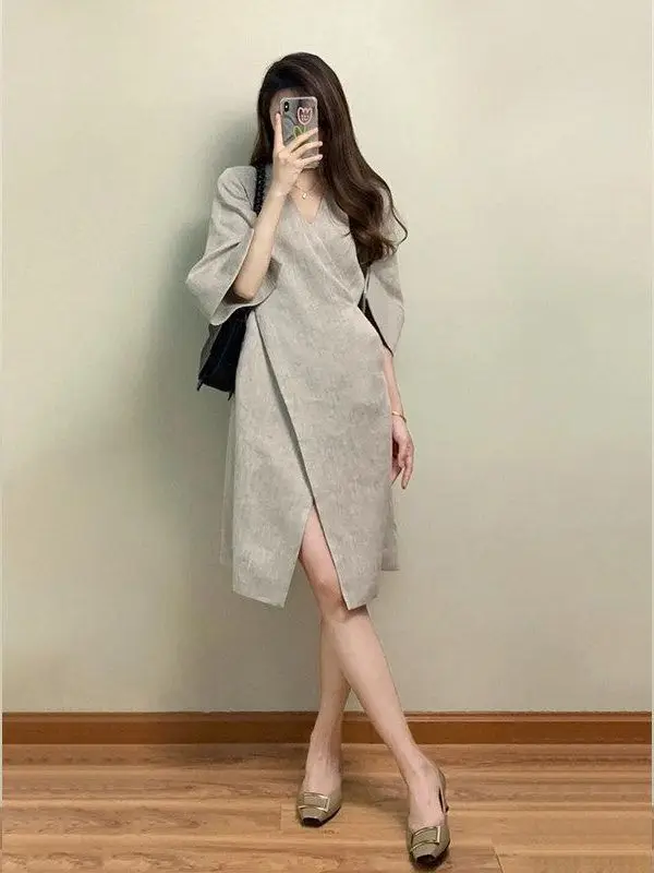 plus Size 300 Pounds Women's V-Neck Short Sleeve A-Line Midi Dress Summer Slimming Commuter Style Korean Loose Fit Casual Wear
plus Size 300 Pounds Women's V-Neck Short Sleeve A-Line Midi Dress Summer Slimming Commuter Style Korean Loose Fit Casual Wear