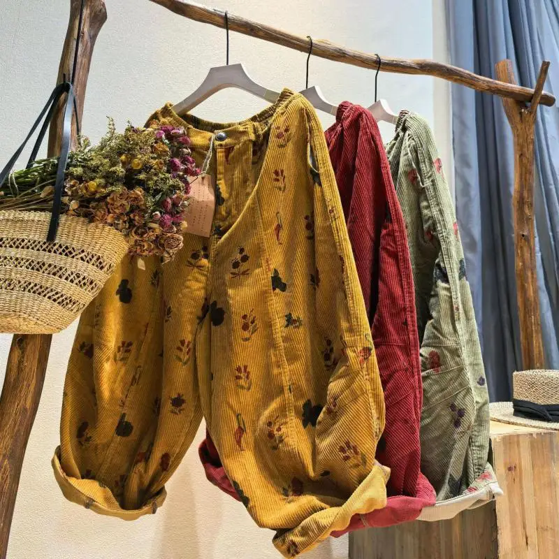 Новинка 2025, осенние женские свободные брюки до щиколотки с эластичной резинкой на талии, высококачественные хлопковые вельветовые винтажные шаровары с принтом
Новинка 2025, осенние женские свободные брюки до щиколотки с эластичной резинкой на талии, высококачественные хлопковые вельветовые винтажные шаровары с принтом