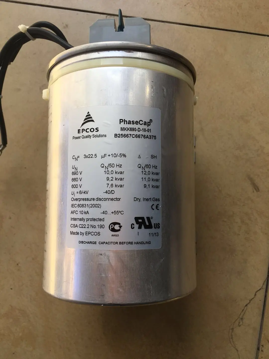 MKK690-D-10-1 and B25667C6676A375 3x22,5 uf разобранный ABB инверторный фильтр конденсатор
MKK690-D-10-1 and B25667C6676A375 3x22,5 uf разобранный ABB инверторный фильтр конденсатор