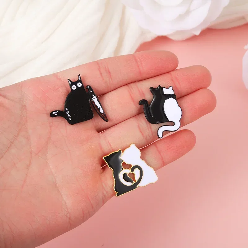 New Animal Series Alloy Jewelry Creative Cartoon Black White Cat Brooch Chest Button Pin Embracing Enamel Emblem Accessories
New Animal Series Alloy Jewelry Creative Cartoon Black White Cat Brooch Chest Button Pin Embracing Enamel Emblem Accessories