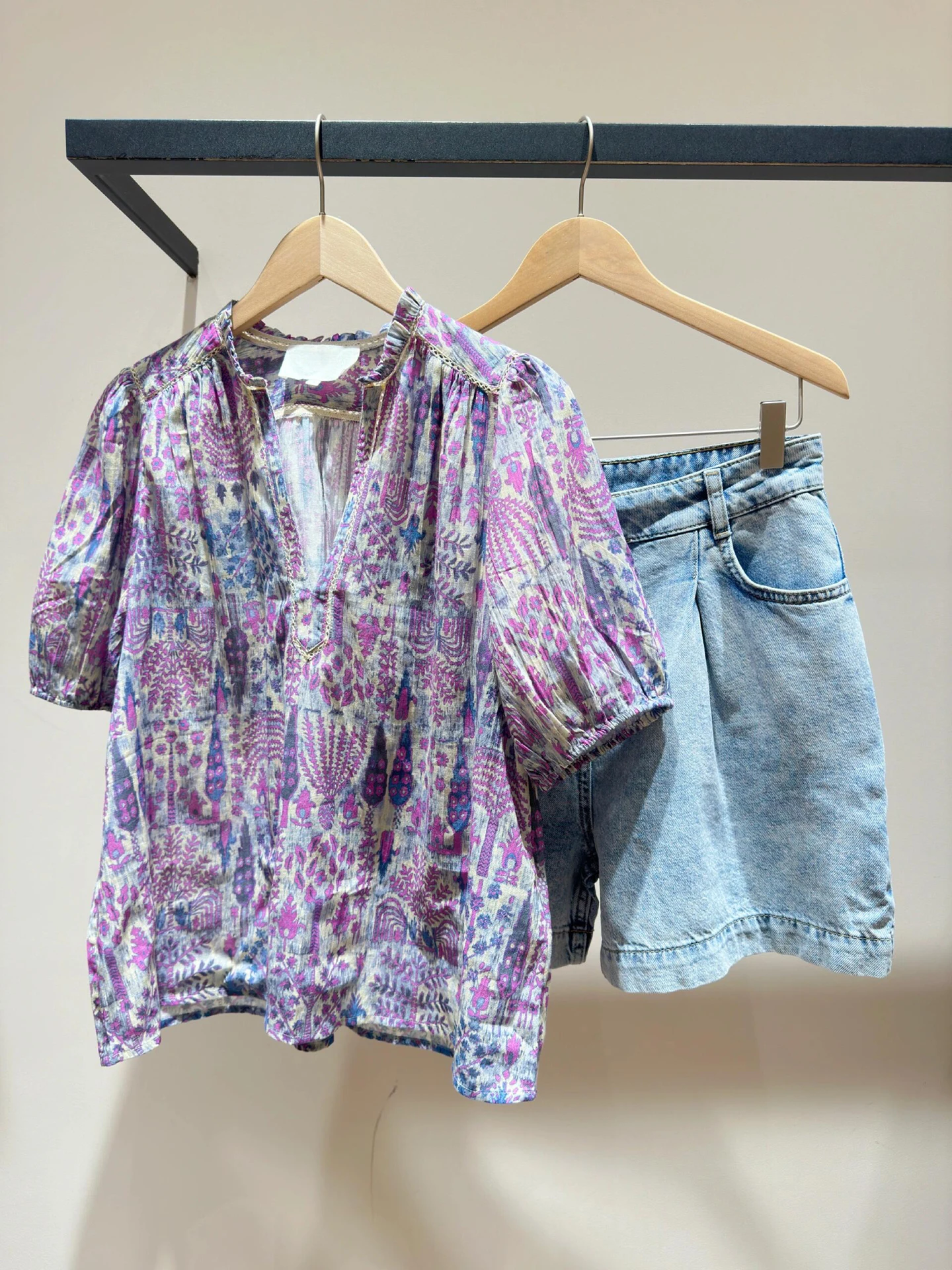 Ele V-ne Printed Bubble Sve irt Women's Top Ethnic Sle Summer Faion Casual Comfortable Fit ort Sve irt 
Ele V-ne Printed Bubble Sve irt Women's Top Ethnic Sle Summer Faion Casual Comfortable Fit ort Sve irt