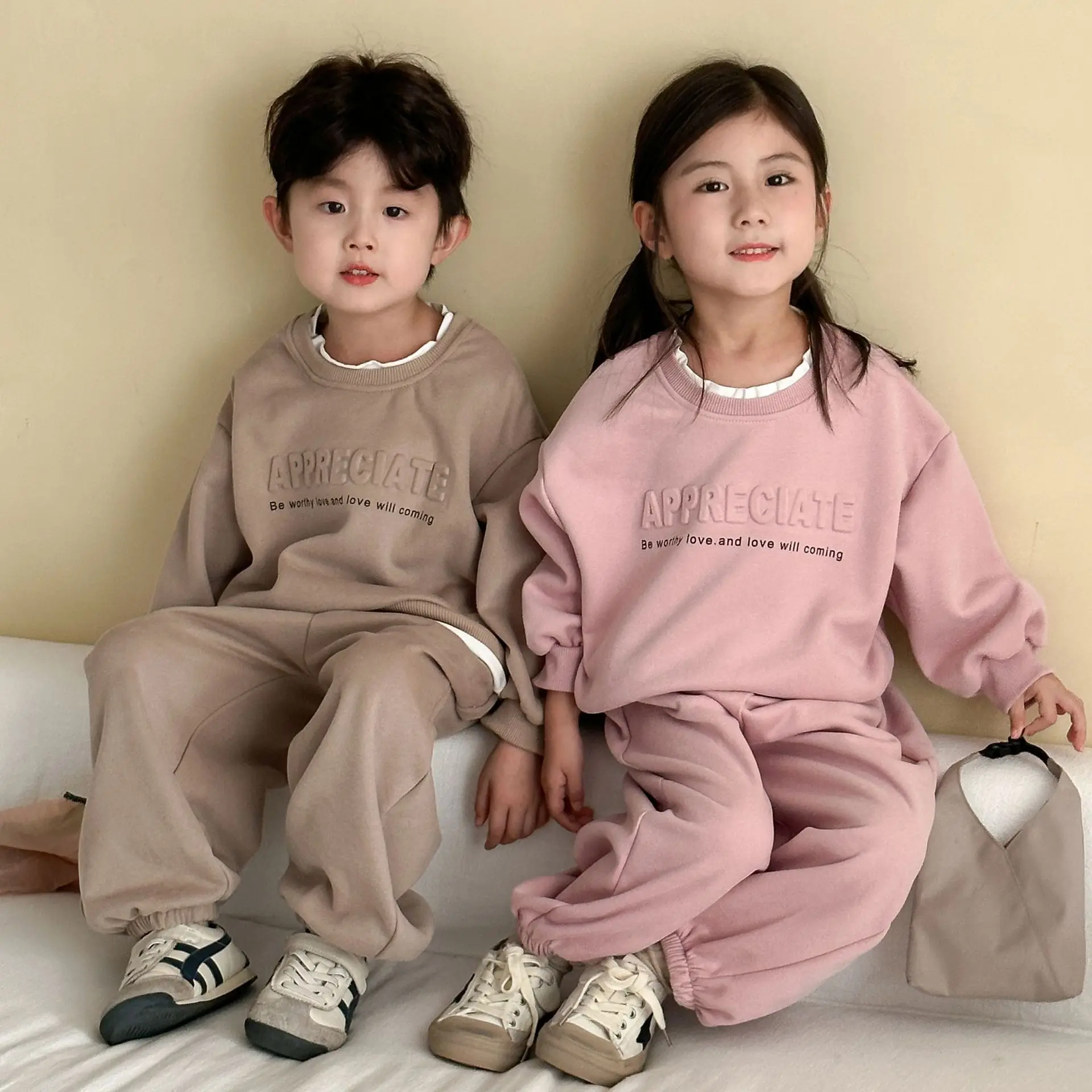 Children's Spring and Autumn Style Set Two-piece Boys and Girls Sports Sweater 2025 New Autumn Baby Casual Clothes
Children's Spring and Autumn Style Set Two-piece Boys and Girls Sports Sweater 2025 New Autumn Baby Casual Clothes