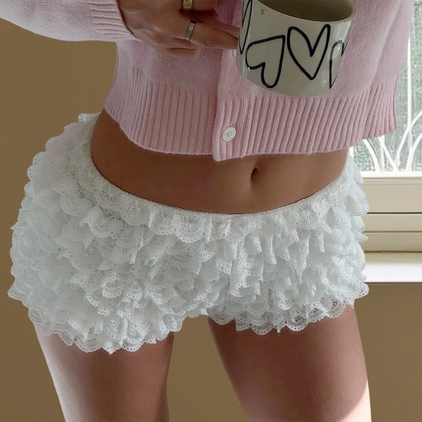 Женские кружевные шорты с низкой эластичной резинкой на талии, многослойные мини-шорты с рюшами, модные корейские японские милые летние шорты, уличная одежда
Женские кружевные шорты с низкой эластичной резинкой на талии, многослойные мини-шорты с рюшами, модные корейские японские милые летние шорты, уличная одежда