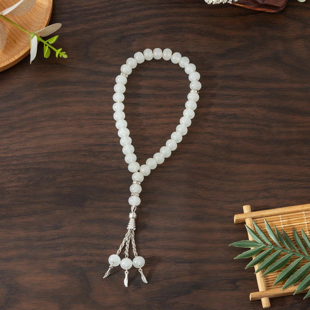 A 33-bead Glass Bracelet Hand Chain In A Middle Eastern Style, With Elastic String And Beads Serving As A Muslim Prayer Rosary
A 33-bead Glass Bracelet Hand Chain In A Middle Eastern Style, With Elastic String And Beads Serving As A Muslim Prayer Rosary