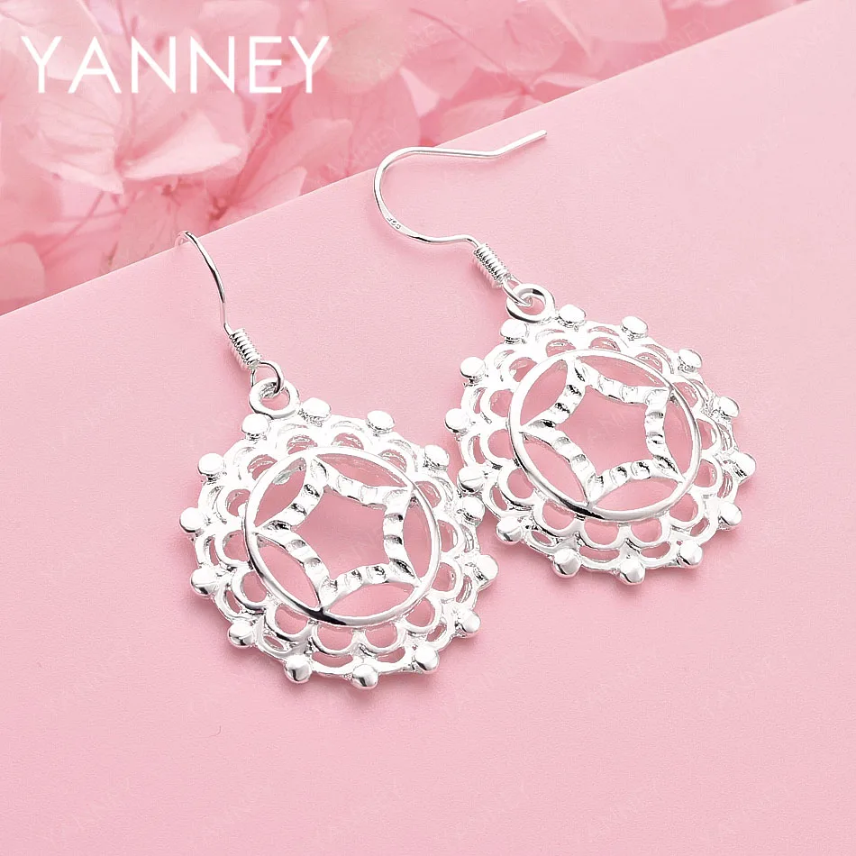 Серьги из стерлингового серебра 925 пробы с роскошным круглым узором для женщин, модный подарок, очаровательные украшения, свадебные аксессуары
Серьги из стерлингового серебра 925 пробы с роскошным круглым узором для женщин, модный подарок, очаровательные украшения, свадебные аксессуары