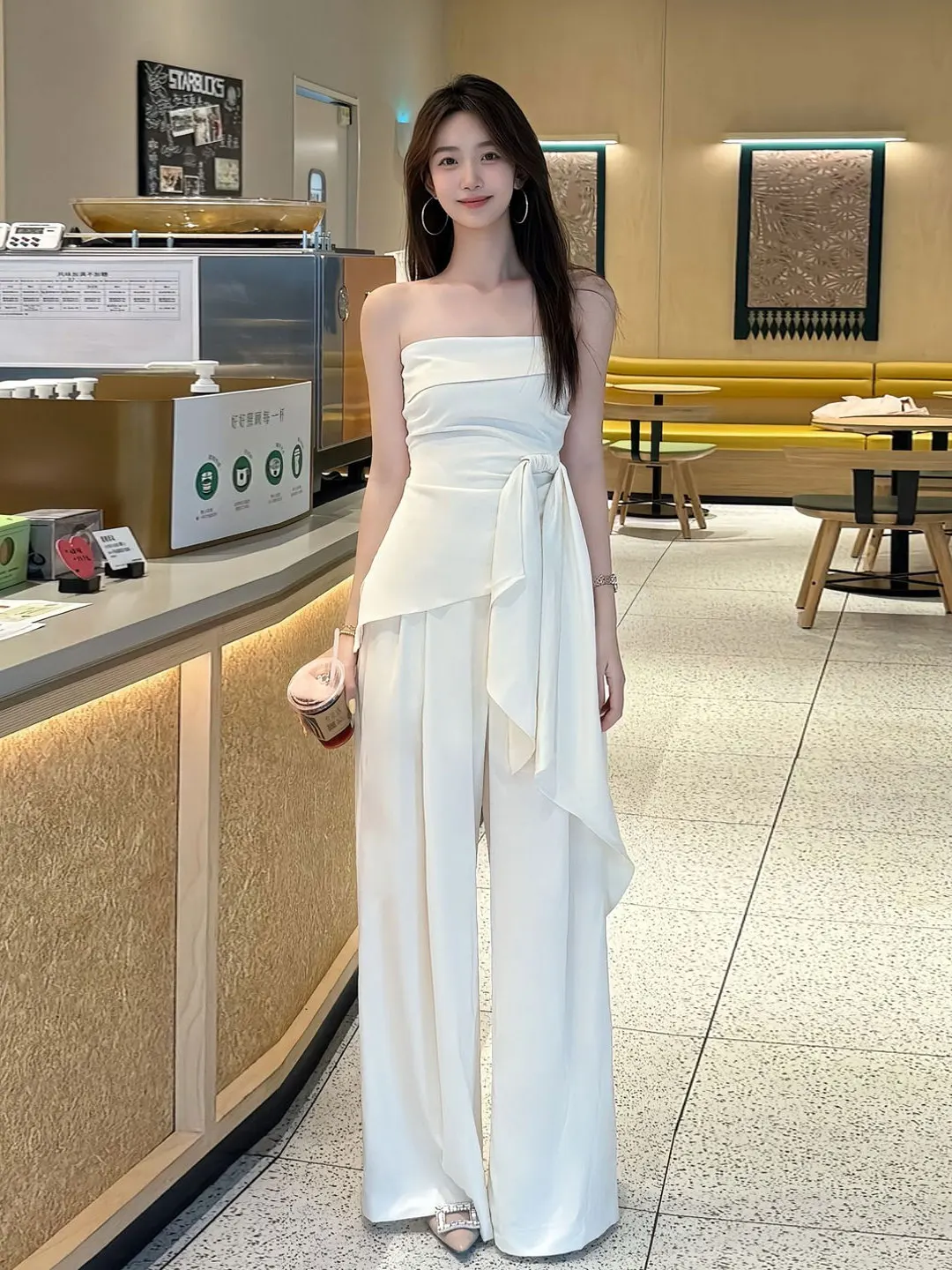 Elegant Casual Halter Top High Waist Wide Leg Pants Women's Fashion Set Summer 2026 Versatile Comfortable High End Feeling
Elegant Casual Halter Top High Waist Wide Leg Pants Women's Fashion Set Summer 2026 Versatile Comfortable High End Feeling
