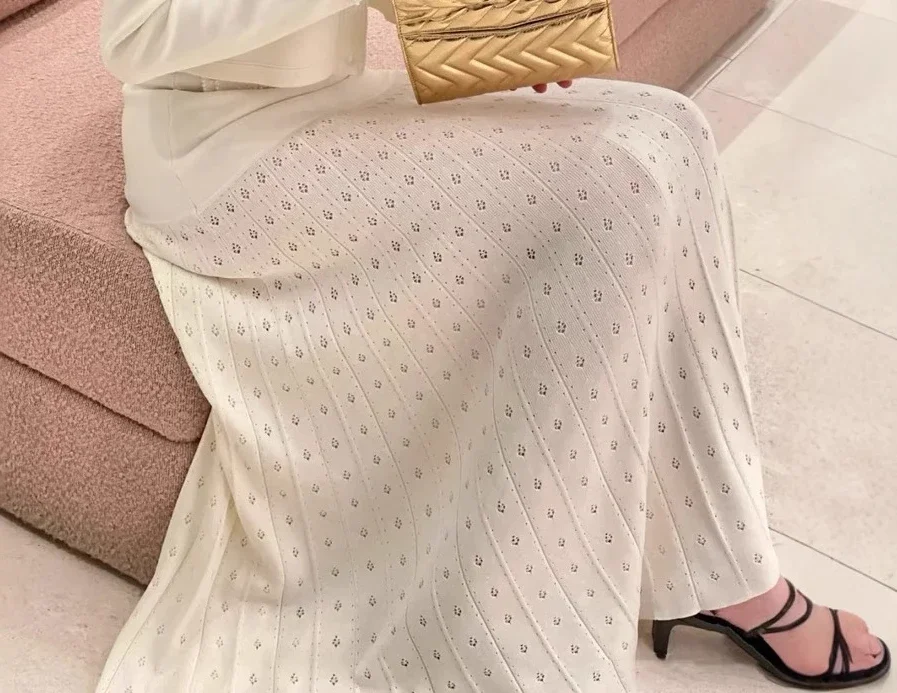 Women's White Pearl Decoration Knitted Dress Slim Fit Sleeveless Holiday Party Ladies Robe
Women's White Pearl Decoration Knitted Dress Slim Fit Sleeveless Holiday Party Ladies Robe