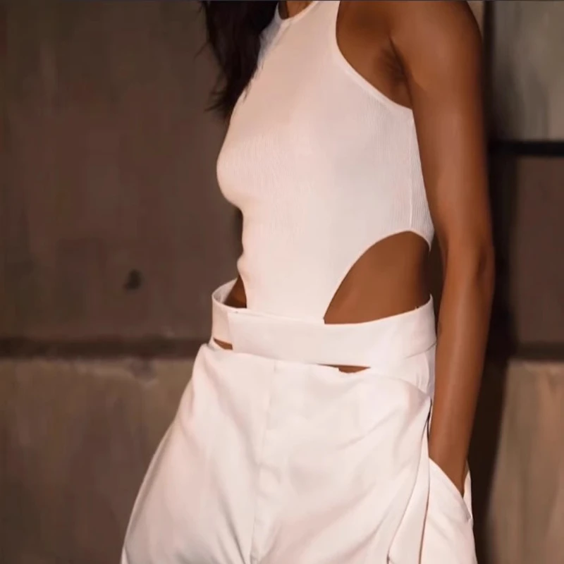 Jumpsuits for Women 2025 Summer Fashion Temperament Solid Round Neck Sleeveless Hollow Out Slim Fit High Waist Wide Leg Jumpsuit
Jumpsuits for Women 2025 Summer Fashion Temperament Solid Round Neck Sleeveless Hollow Out Slim Fit High Waist Wide Leg Jumpsuit