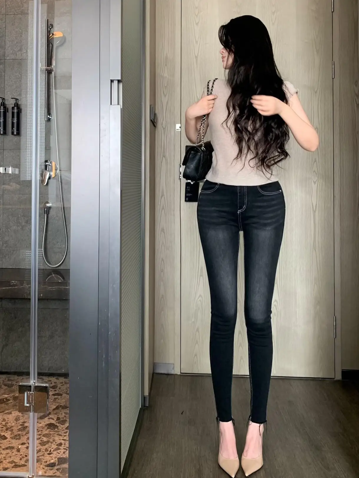 High Waist Stretchy Slimming Vintage Faded Nine-Tenths Denim Shorts with Plump Butt Pads Black Grey Women's Fashion Jeans
High Waist Stretchy Slimming Vintage Faded Nine-Tenths Denim Shorts with Plump Butt Pads Black Grey Women's Fashion Jeans