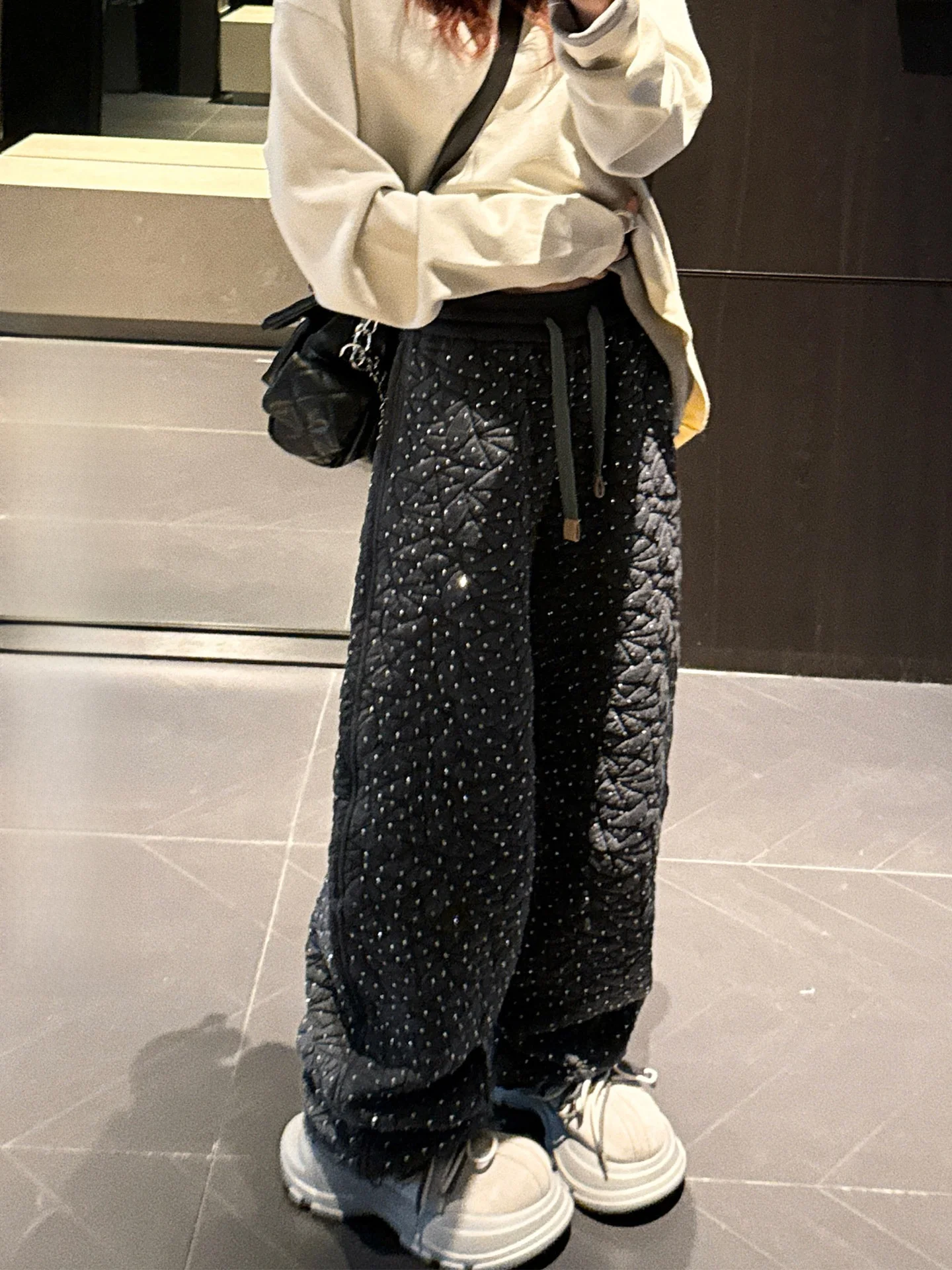 Waed Heavy Du Wide Leg Pants Women's Early Spring Casual Straight Leg Long Trousers Li Wan Jun Retro High End Sensation
Waed Heavy Du Wide Leg Pants Women's Early Spring Casual Straight Leg Long Trousers Li Wan Jun Retro High End Sensation