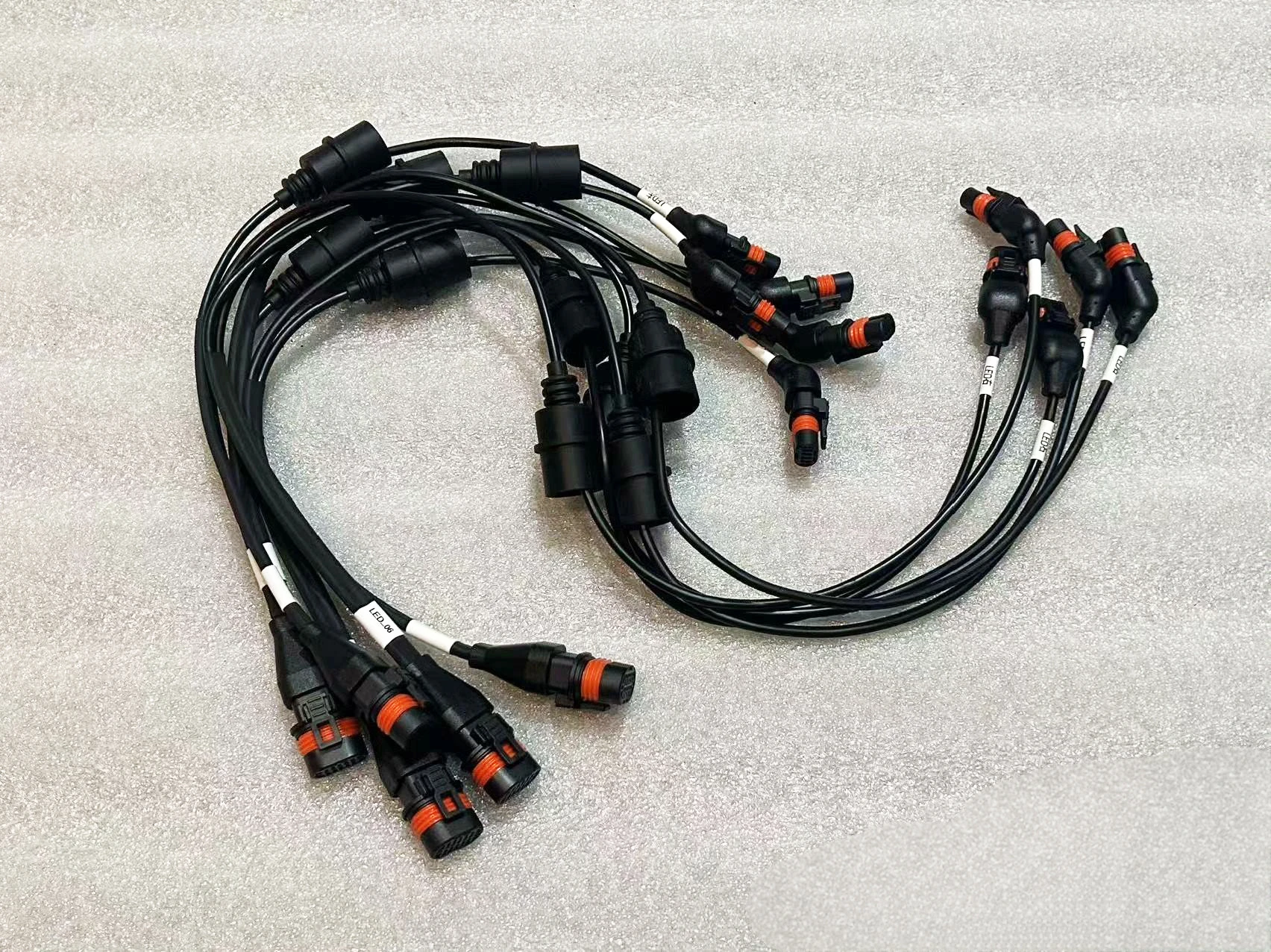 Жгут сигналов ночной навигации DJI Agras T25P/T60 001213.05-10 — замена дрона сельскохозяйственного опрыскивателя/сприпливателя
Жгут сигналов ночной навигации DJI Agras T25P/T60 001213.05-10 — замена дрона сельскохозяйственного опрыскивателя/сприпливателя
