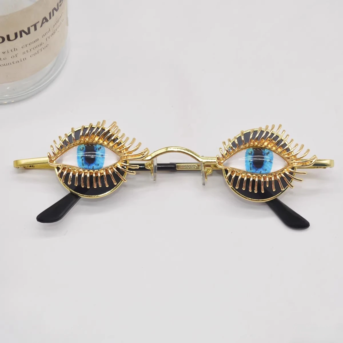 Unique Cool Devil's Eye Metal Sunglasses for Men and Women Retro Exaggerated Small Round Frame Funny Shades for Quirky Party
Unique Cool Devil's Eye Metal Sunglasses for Men and Women Retro Exaggerated Small Round Frame Funny Shades for Quirky Party