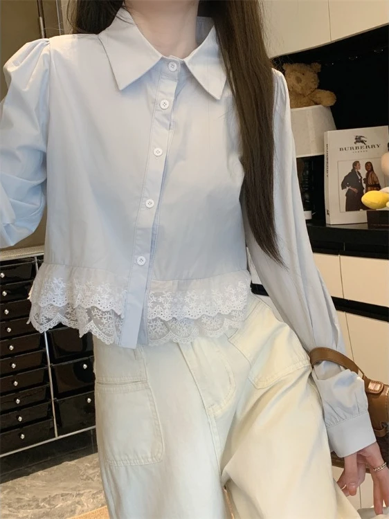 Новая женская блузка из хлопка с кружевными вставками, белая, с коротким воротником, приталенная, универсальная, с длинным рукавом, для ранней весны
Новая женская блузка из хлопка с кружевными вставками, белая, с коротким воротником, приталенная, универсальная, с длинным рукавом, для ранней весны