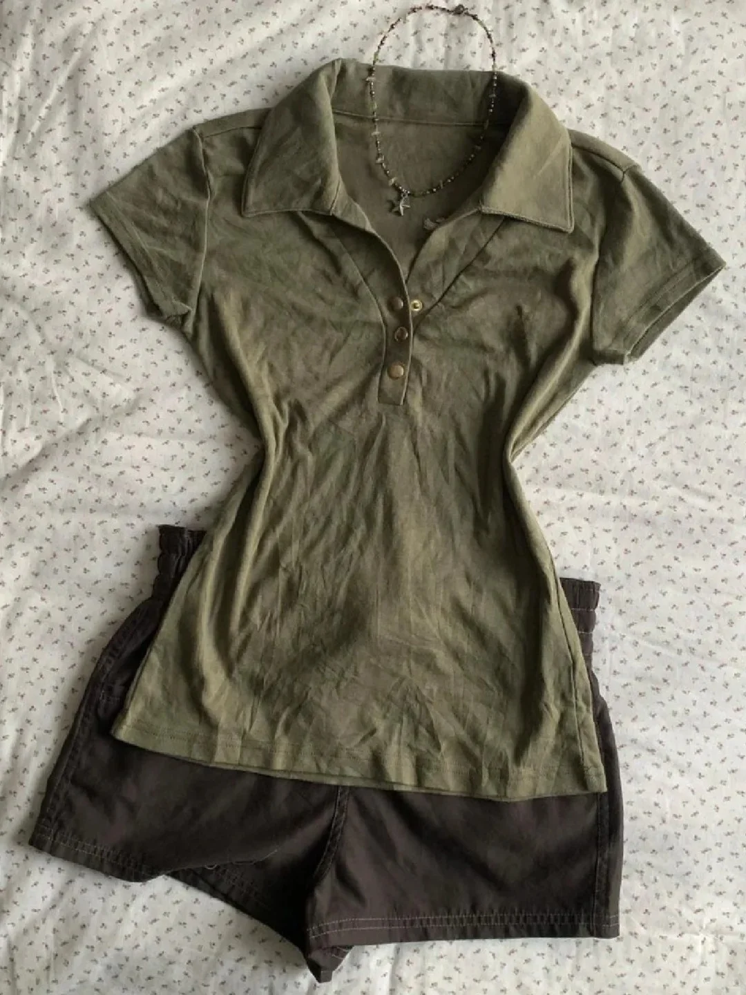 Retro American Military Green Neck Short Sleeve T-Shirt Women Summer Slim Fit Waist Cinched Versatile Trendy Top
Retro American Military Green Neck Short Sleeve T-Shirt Women Summer Slim Fit Waist Cinched Versatile Trendy Top