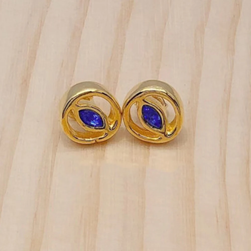 Новые европейские и американские серьги-гвоздики 2026 года с драгоценными камнями, маленькие и изящные, подходят для повседневного и модного образа
Новые европейские и американские серьги-гвоздики 2026 года с драгоценными камнями, маленькие и изящные, подходят для повседневного и модного образа