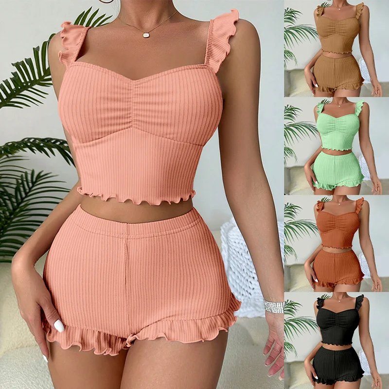 A Minimalist Women's Home Wear Set Featuring American Summer Vests, A New Crop Top Halter Pajamas and Lace-trimmed Shorts
A Minimalist Women's Home Wear Set Featuring American Summer Vests, A New Crop Top Halter Pajamas and Lace-trimmed Shorts