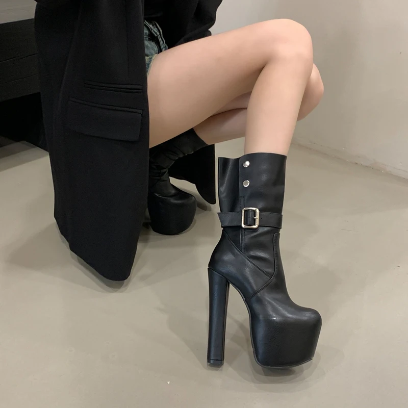 Ботильоны на массивном каблуке 16 см. Женские туфли на платформе в готическом стиле. Осенние туфли на высоком каблуке. Размер 45, черные ботинки с круглым носком и пряжкой. Женская обувь.
Ботильоны на массивном каблуке 16 см. Женские туфли на платформе в готическом стиле. Осенние туфли на высоком каблуке. Размер 45, черные ботинки с круглым носком и пряжкой. Женская обувь.