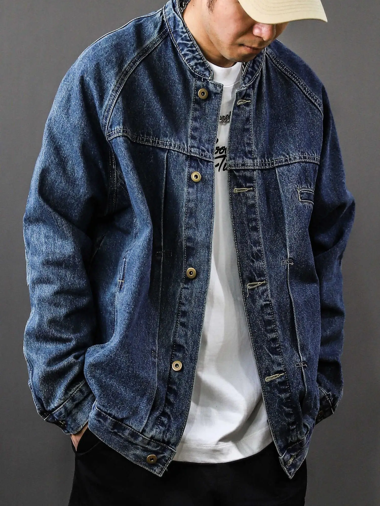 Модная американская джинсовая куртка-пэчворк Waed Heavyweight 2024 в винтажном стиле, свободного кроя, модная осенняя верхняя одежда с длинными рукавами
Модная американская джинсовая куртка-пэчворк Waed Heavyweight 2024 в винтажном стиле, свободного кроя, модная осенняя верхняя одежда с длинными рукавами