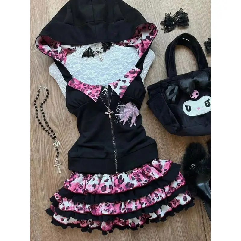 Spicy Girl Y2K Knot Zipper Floral Top Splice Cake Skirt Set Women's Fashion Set Autumn Winter Lolita Style
Spicy Girl Y2K Knot Zipper Floral Top Splice Cake Skirt Set Women's Fashion Set Autumn Winter Lolita Style