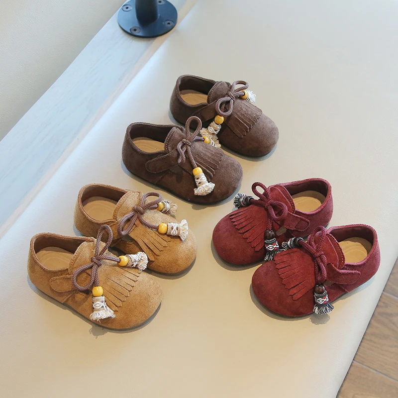 2025 г. Модная и популярная замшевая детская повседневная кожаная обувь, осенние удобные нескользящие туфли для девочек с мягкой подошвой
2025 г. Модная и популярная замшевая детская повседневная кожаная обувь, осенние удобные нескользящие туфли для девочек с мягкой подошвой