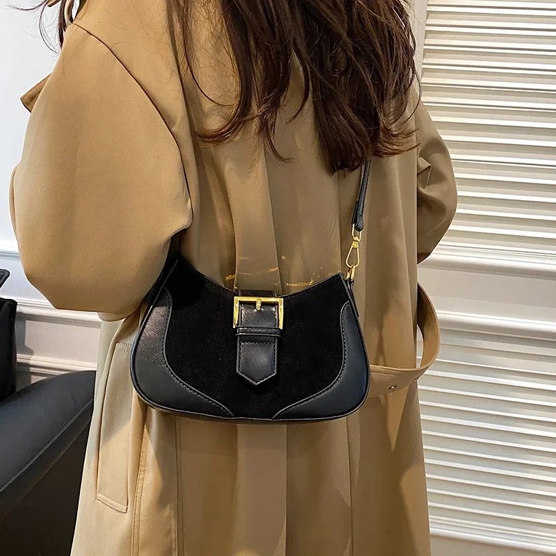 Spring - Summer 2025: Women's Luxury Retro - Style Underarm Bag - Fashion - Forward Contrasting - Color Small Square Design
Spring - Summer 2025: Women's Luxury Retro - Style Underarm Bag - Fashion - Forward Contrasting - Color Small Square Design