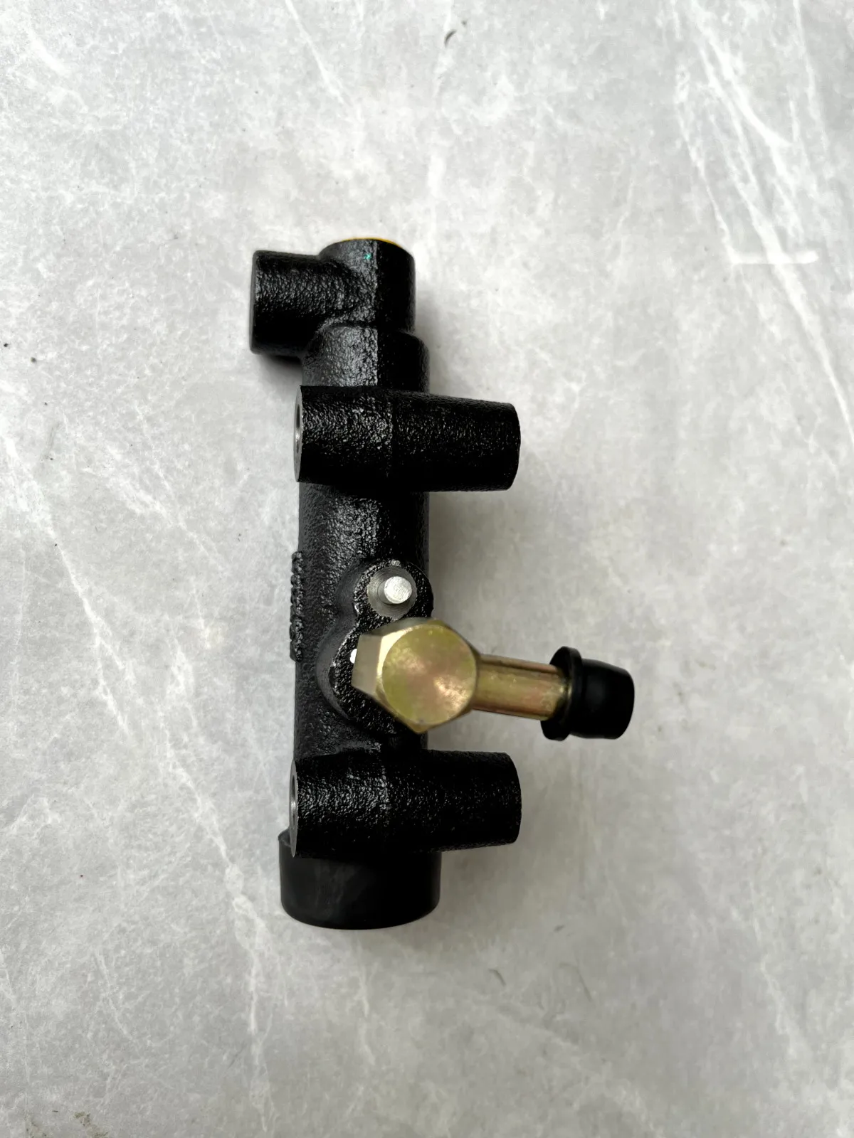 FIT FOR ISUZU FVR CXZ FTR FRR CYZ EXR EXZ EYZ TRUCK CLUTCH MASTER CYLINDER
FIT FOR ISUZU FVR CXZ FTR FRR CYZ EXR EXZ EYZ TRUCK CLUTCH MASTER CYLINDER