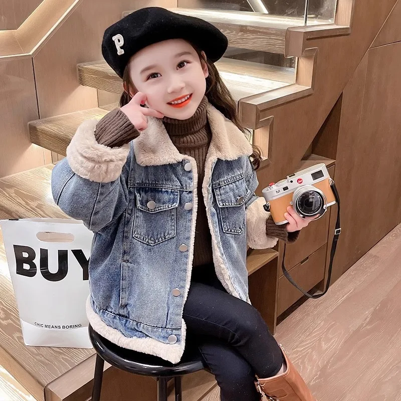 Autumn Winter Girls' Plush Warm Denim Jacket For 4-12 Years Children's Fashion Lapel Loose Sports Cowboy Coat Kids Clothes
Autumn Winter Girls' Plush Warm Denim Jacket For 4-12 Years Children's Fashion Lapel Loose Sports Cowboy Coat Kids Clothes