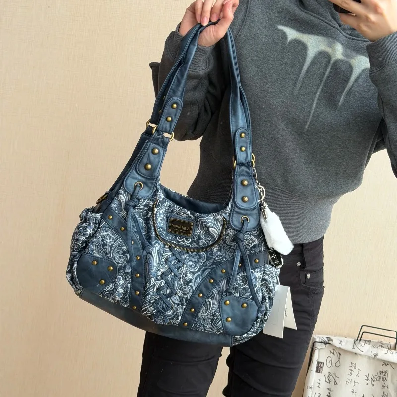 Original Designer Brand Vintage Motorcycle Bag Female Rivet Shoulder Crossbody Spice Girl Underarm Bags for Women
Original Designer Brand Vintage Motorcycle Bag Female Rivet Shoulder Crossbody Spice Girl Underarm Bags for Women