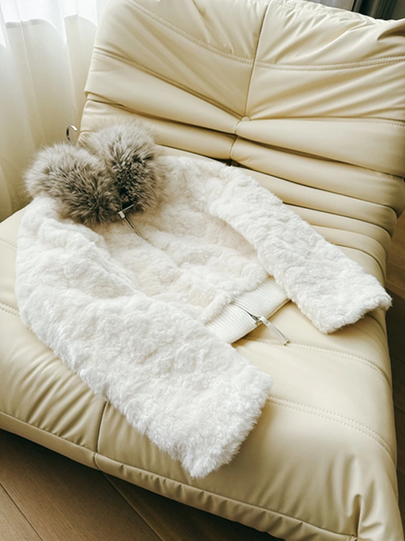 Thiened ort Lamb Fur Coat Women's Casual Sle Warm Winter Jaet with Big Collar Korean Sle Thiened Fluffy Top
Thiened ort Lamb Fur Coat Women's Casual Sle Warm Winter Jaet with Big Collar Korean Sle Thiened Fluffy Top