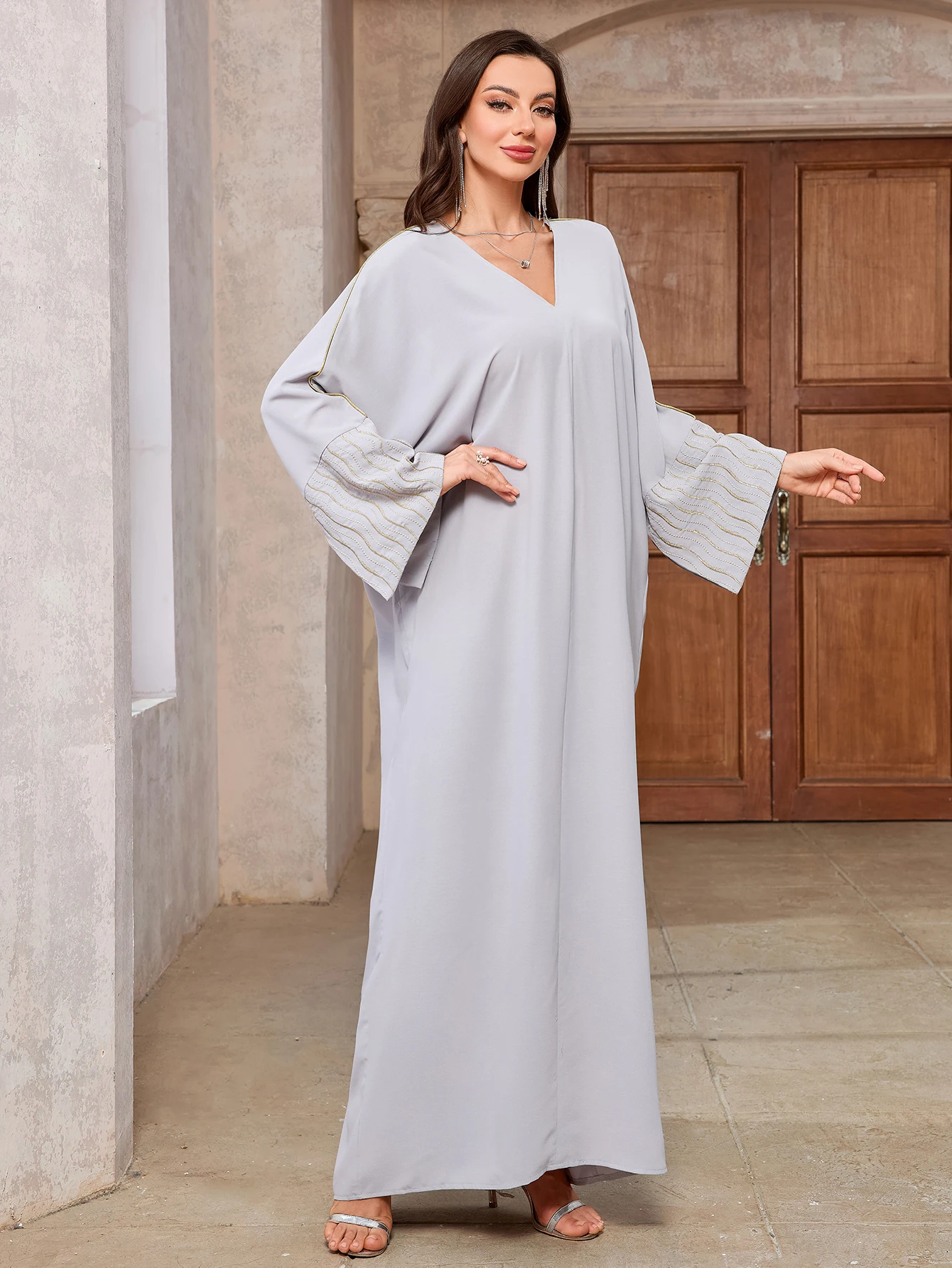 Muslim women Arabic Dubai Gray Abaya Opulent Gold Thread Long Dress Kaftan Modest Robe Femme Islam African Dresses Clothing
Muslim women Arabic Dubai Gray Abaya Opulent Gold Thread Long Dress Kaftan Modest Robe Femme Islam African Dresses Clothing