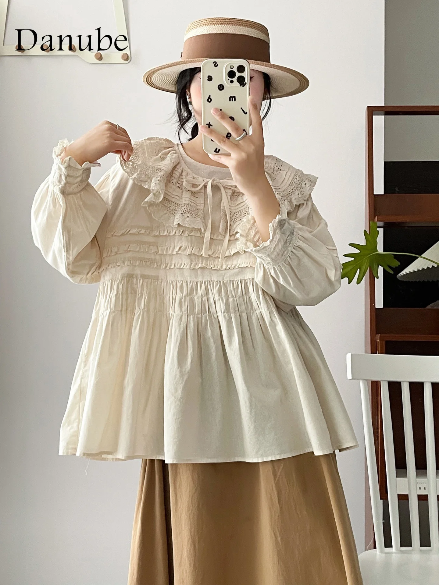 Vintage Ruffled Collar Cotton Linen Shirts Women Japanese Mori Girl Long Sleeve Loose Pleated Lolita Blouse Elegant Tops Mujer
Vintage Ruffled Collar Cotton Linen Shirts Women Japanese Mori Girl Long Sleeve Loose Pleated Lolita Blouse Elegant Tops Mujer