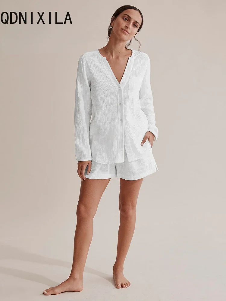 Summer New Women's Short Sets Casual Loose Lace-up Side Slits Shorts Folds Cotton V-neck Long Sleeve Cardigan Women 2 Pcs Suit
Summer New Women's Short Sets Casual Loose Lace-up Side Slits Shorts Folds Cotton V-neck Long Sleeve Cardigan Women 2 Pcs Suit